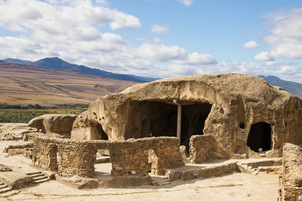 Uplistsikhe-famous-historic-uplistsikhe-rock-hewn-town-eastern-georgia